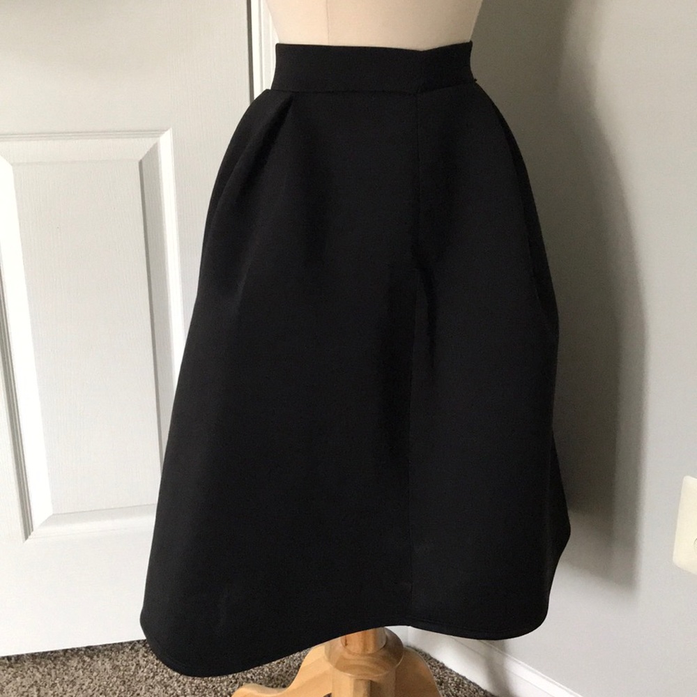 Black skater skirt